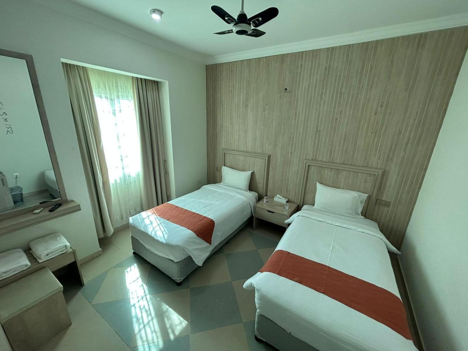 Safari Hotel Нізва Екстер'єр фото