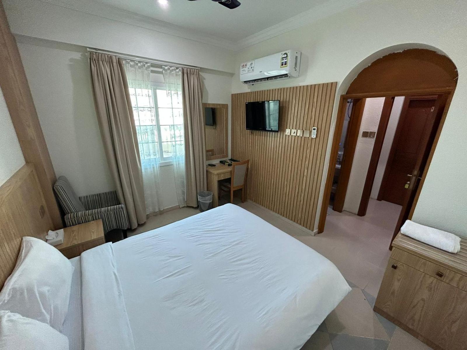 Safari Hotel Нізва Екстер'єр фото